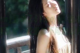 登录了51.com，我才明白那个不再孤单，仅是被不同的瓜包围。