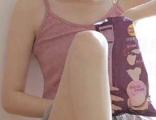 听说51吃瓜cg网站是热门美食推荐，等会我能找到巧克力吗？