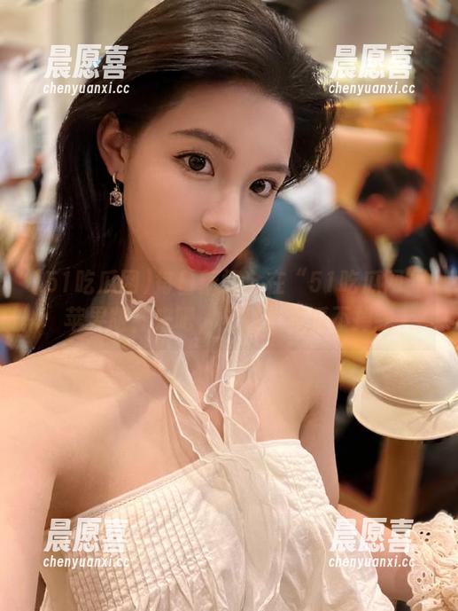 每日新闻全在“51吃瓜网”苹果版，来吧，坐好，吃瓜不掉线