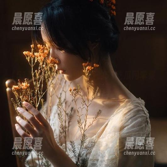 51吃瓜网 被手机贴着的51吃瓜网苹果版,今天的黑料有点意思哦!