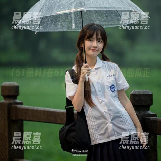51黑料 在51黑料网页上,你找的瓜正悄悄路过!