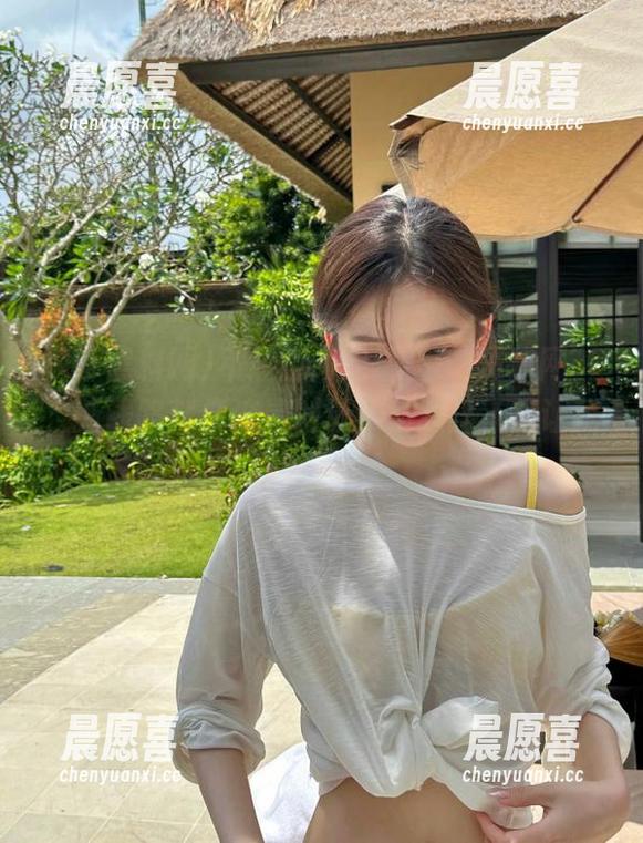 不经意间点进“51黑料网”，新线路就像流星划过，虽短暂，却让我心头一震！