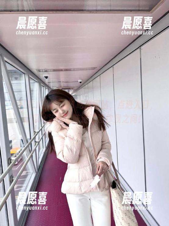 91吃瓜 今日91吃瓜网站,点进入口,让瓜汁流出的味道弥漫你我之间!