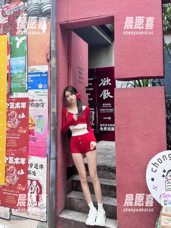 安卓也是个吃瓜好手，跟着cgw的热搜就能成为派对焦点！