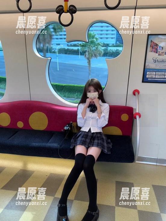 cg网 想要进cg网的入口,结果被一堆花花绿绿的广告屏住了眼,眼前一黑。