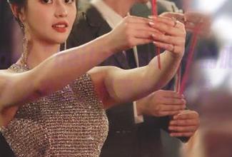 “heiliao.su”中的肥瓜果然永久存在，只等你的品尝。
