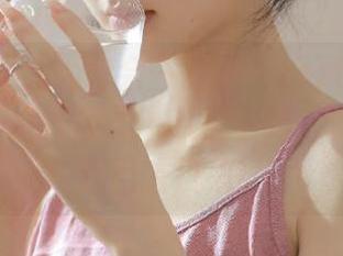 我为啥会一脸懵？zzzttt999su黑料不打烊肾虚十八连上的“资源”让我目瞪口呆！