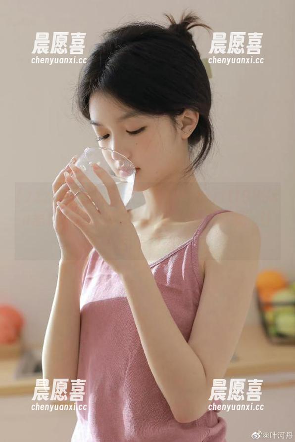 我为啥会一脸懵？zzzttt999su黑料不打烊肾虚十八连上的“资源”让我目瞪口呆！