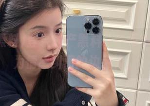 登录国产黑料，一不小心又成为情感纠葛的边缘人。