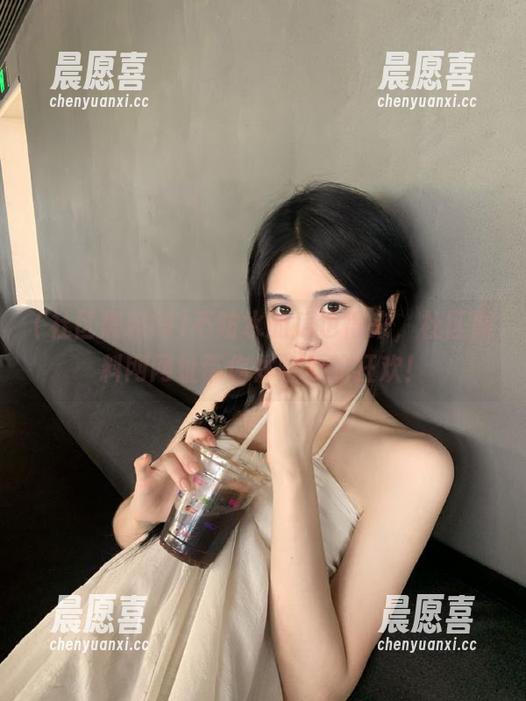 社区黑料网 不防水的瓜也得来,社区黑料网网址带你体验瓜的狂欢!