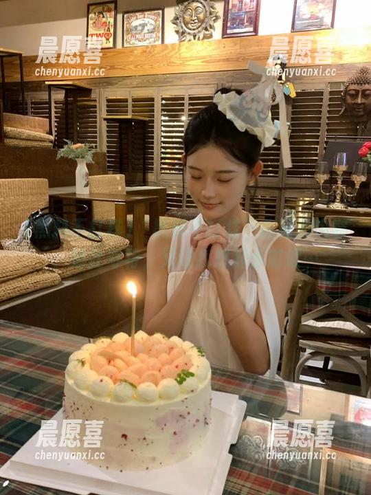 “黑料不打样”首页的内容，如此奇特，又让我想起小时候…