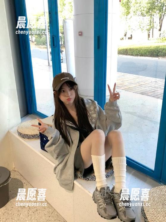 黑料不打烊 zztt26黑料不打烊官网:专治偶像的“完美人设”,只需一秒呵呵!