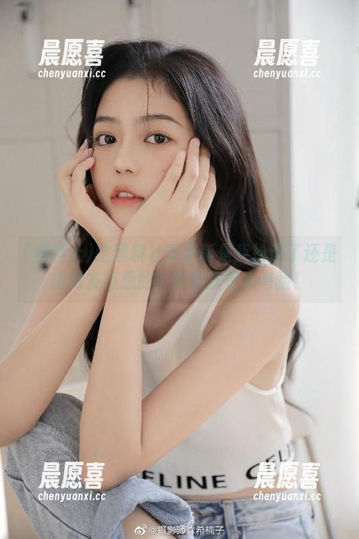 黑料社 这黑料社苹果版是我捡漏了还是被朋友怂恿的?下载决策大考验!