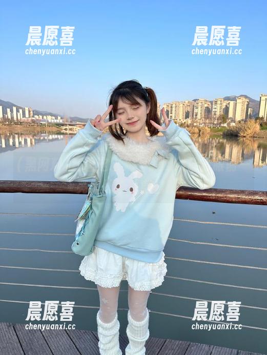 黑网料 观看这出戏,黑网料让你眼前一亮又忍不住翻白眼。